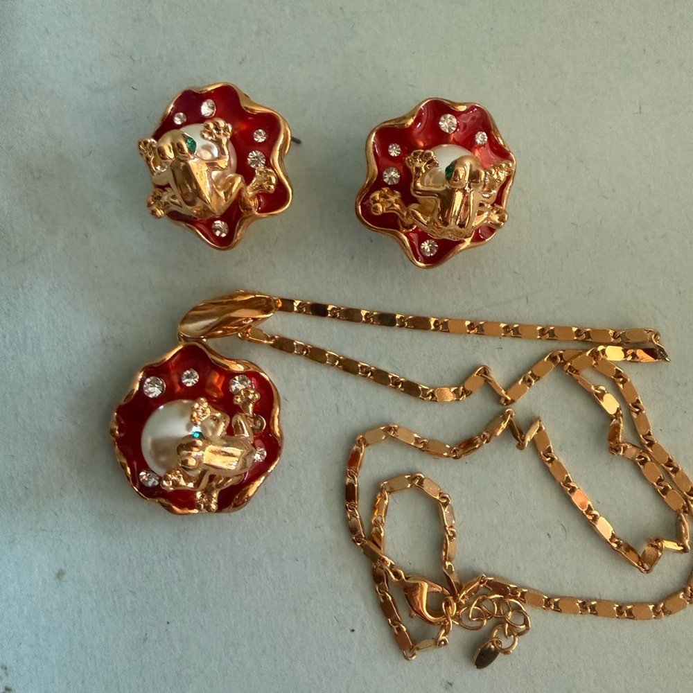 Elegant Red and Gold Color Jewelry Set